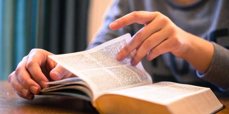 10 Encouraging Bible Verses To Overcome Family And Financial Problems