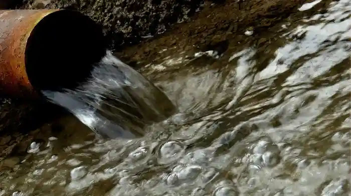 Dream of seeing dirty running water