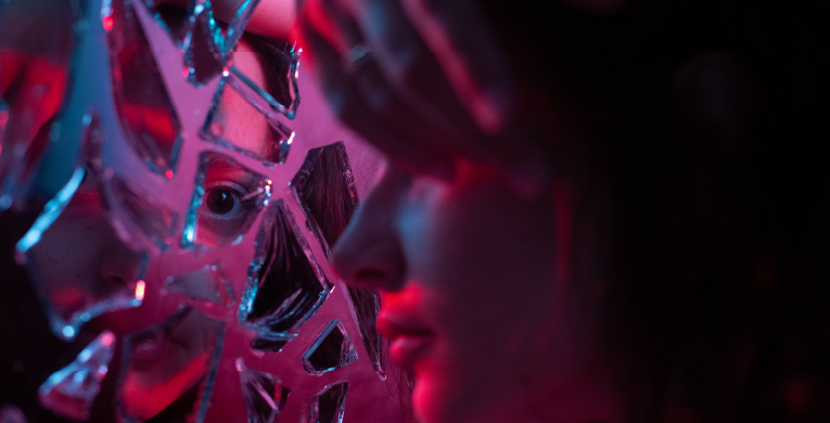 Signs That Indicate You Are Living in a Karmic Relationship